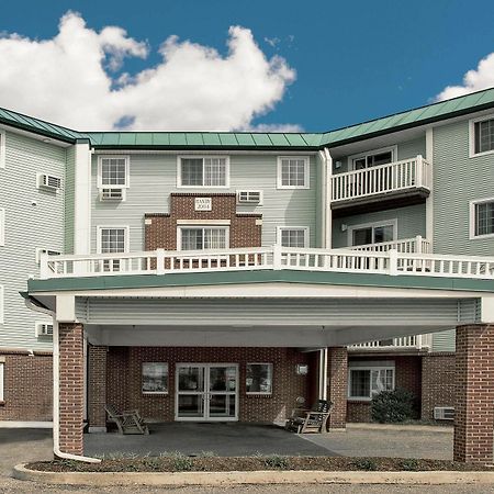 Baymont By Wyndham Essex Burlington Area Hotel Ngoại thất bức ảnh