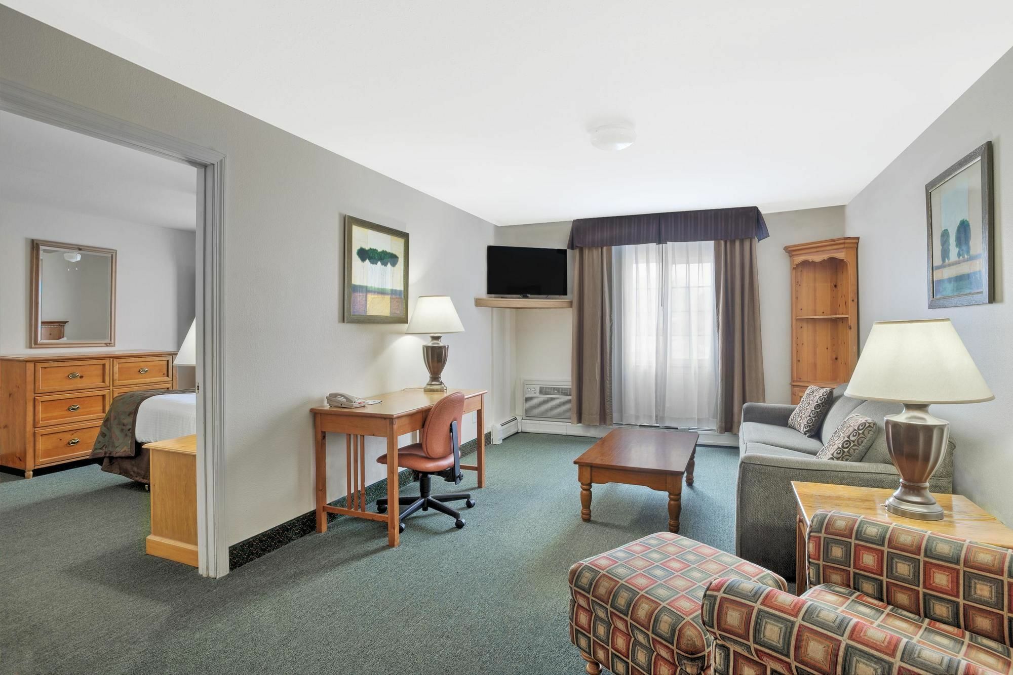 Baymont By Wyndham Essex Burlington Area Hotel Ngoại thất bức ảnh