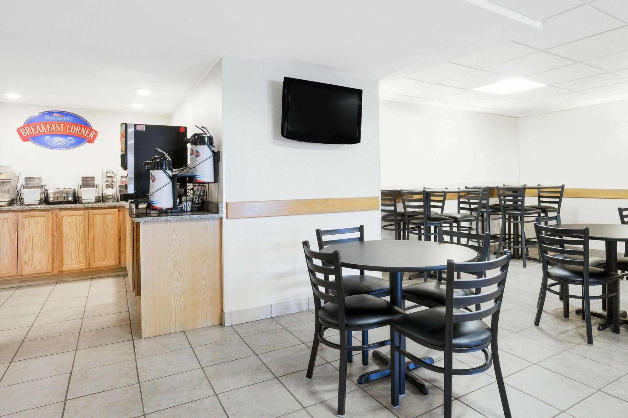 Baymont By Wyndham Essex Burlington Area Hotel Ngoại thất bức ảnh