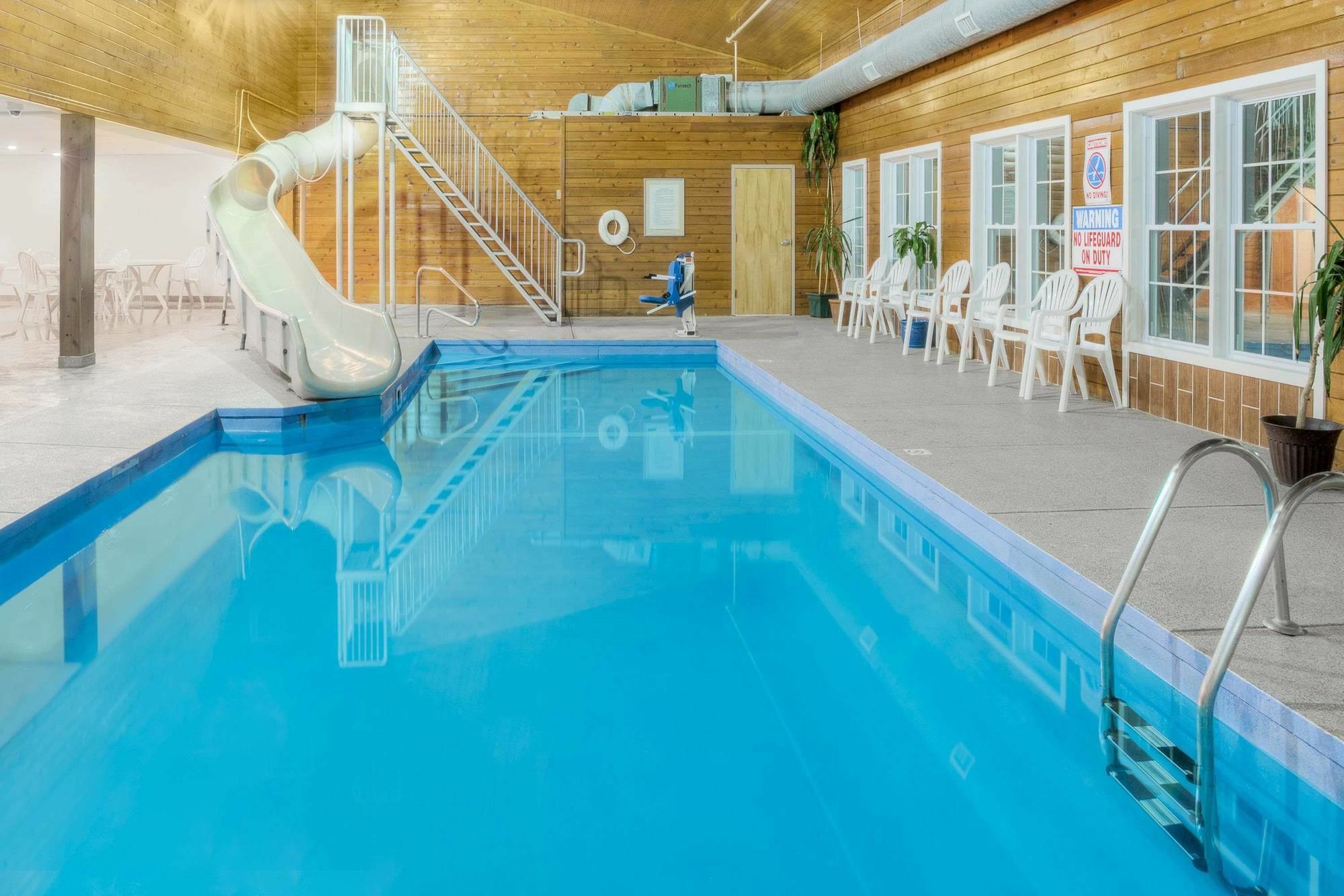 Baymont By Wyndham Essex Burlington Area Hotel Ngoại thất bức ảnh