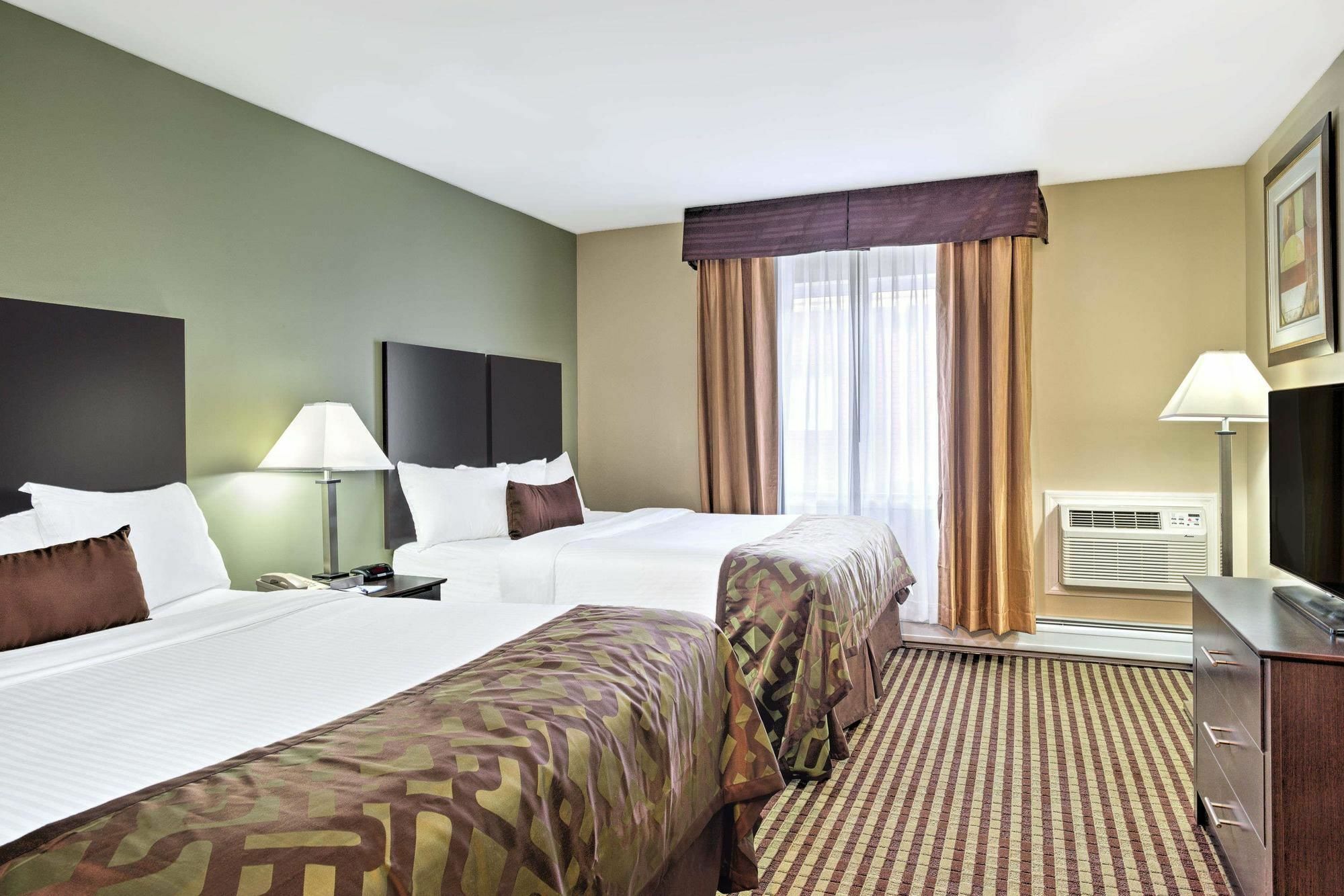 Baymont By Wyndham Essex Burlington Area Hotel Ngoại thất bức ảnh
