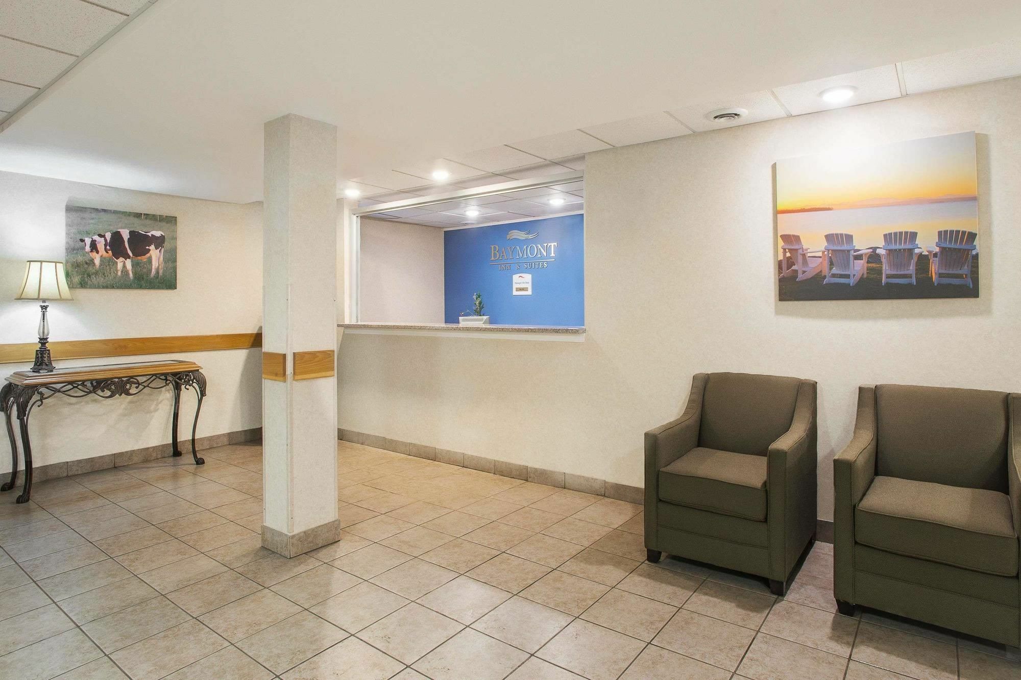 Baymont By Wyndham Essex Burlington Area Hotel Ngoại thất bức ảnh